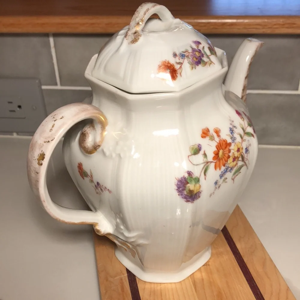 VTG Floral Porcelain Teapot ENGLAND JEAN POUYAT LIMOGE’S - Picture 5 of 11